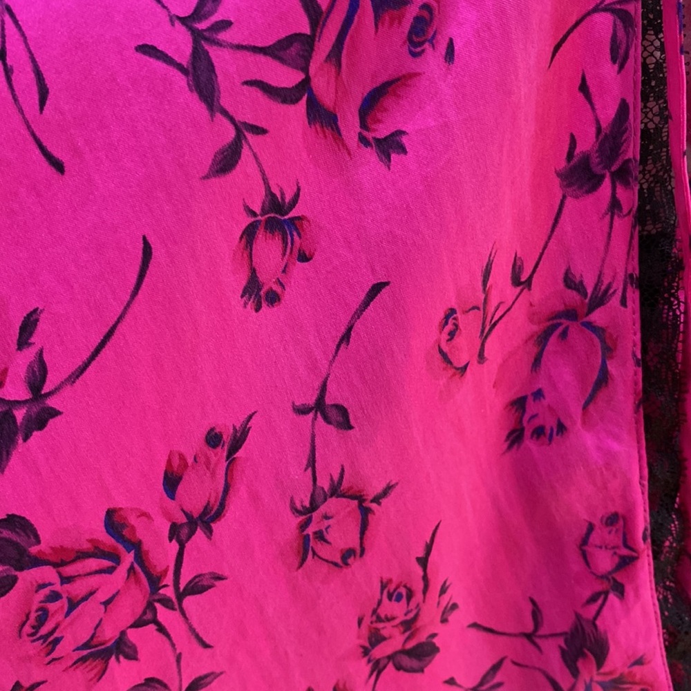 Vintage ULTRA 90s ๐ค๐ RARE Ultra Betsey Johnson Hot Pink Silk Top, Size Medium - Picture 4 of 7